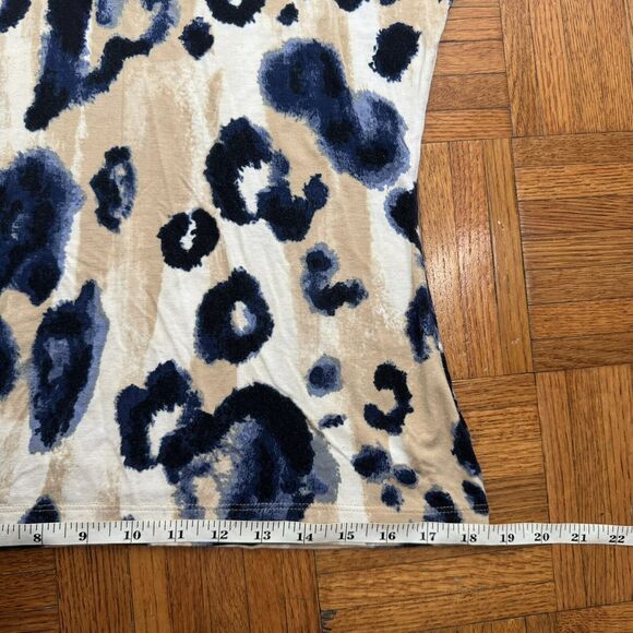 St. John's Shirt Women's Sz M Beige Blue Animal Print Long Sleeve Stretch Knit - Picture 12 of 13